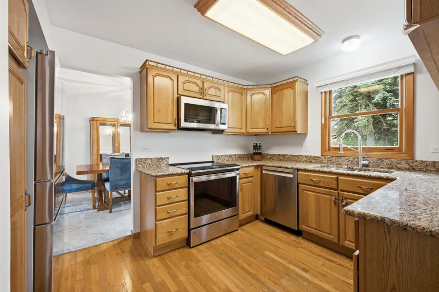 962 Kentucky Lane, Elk Grove Village, IL 60007 - #3