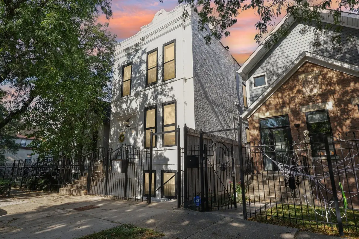 2322 W Montana Street, Chicago, IL 60647 - #1