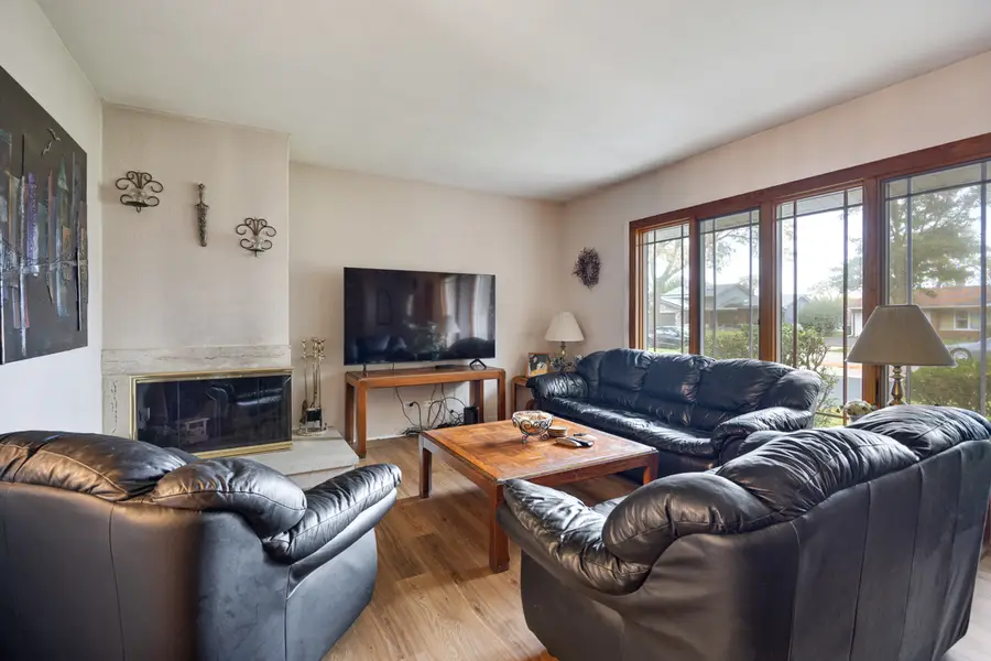 89 Grange Road, Elk Grove Village, IL 60007 - #2
