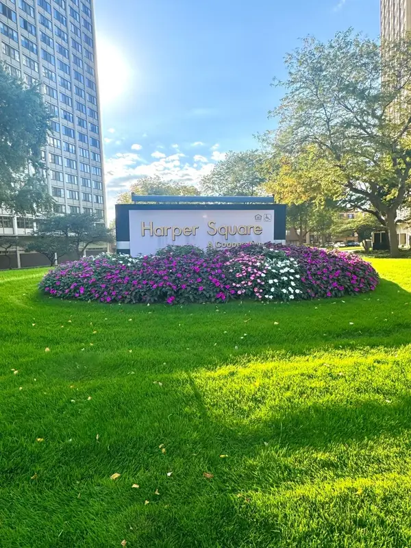 4800 S Lake Park Avenue #306, Chicago, IL 60615