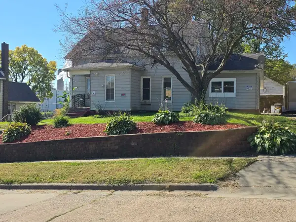 219 20 Place, Clinton, IA 52732