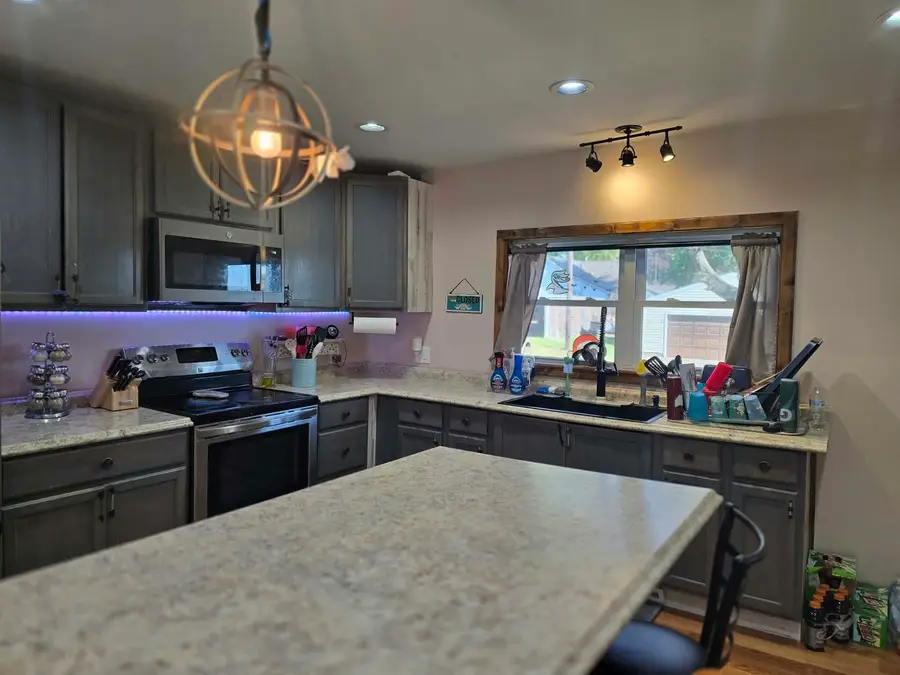 219 20 Place, Clinton, IA 52732 - #2