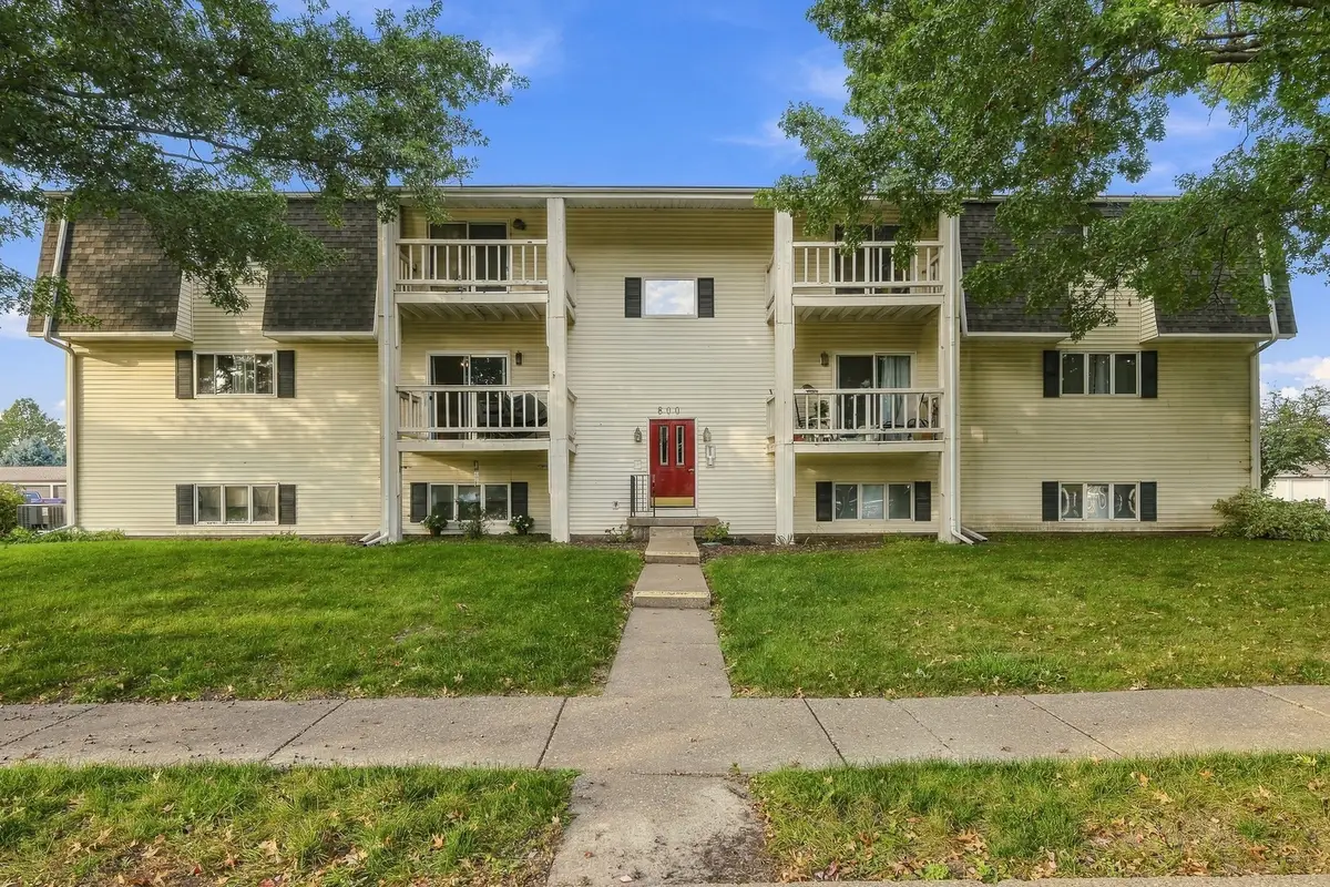800 E Iowa Street #2A, Eldridge, IA 52748 - #1