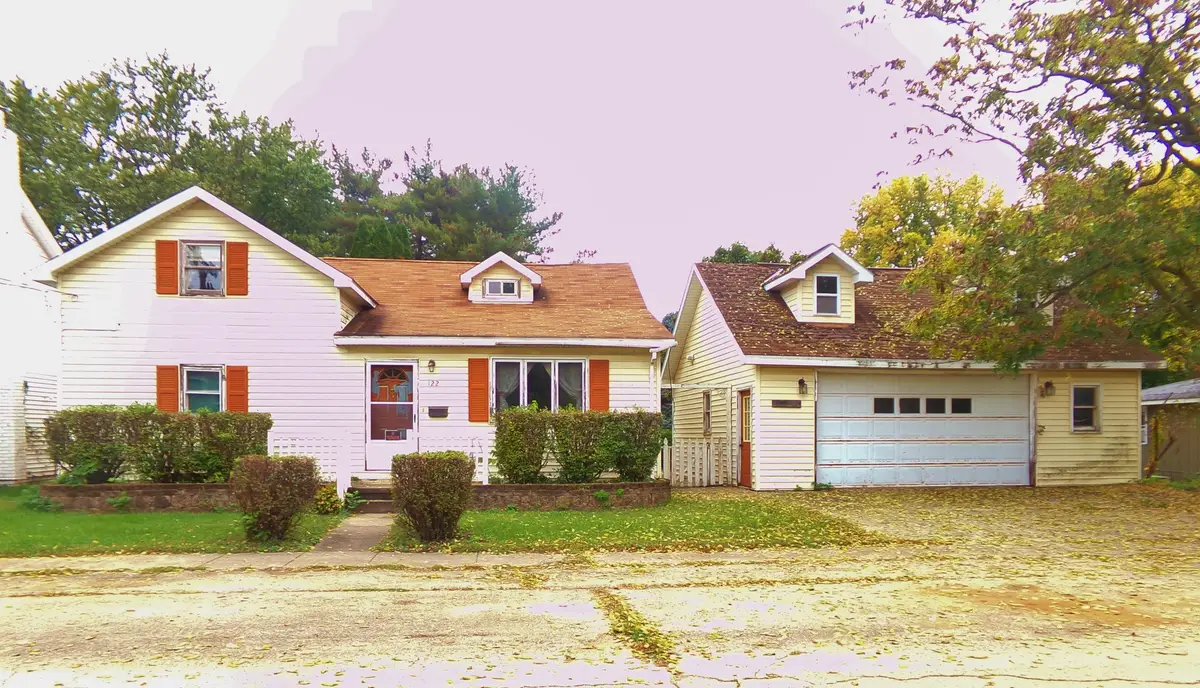 122 S Commercial Avenue, Amboy, IL 61310 - #1
