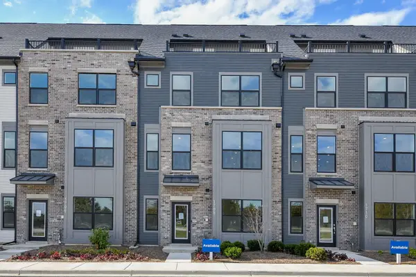 407 Yatra Avenue #4004, Naperville, IL 60563