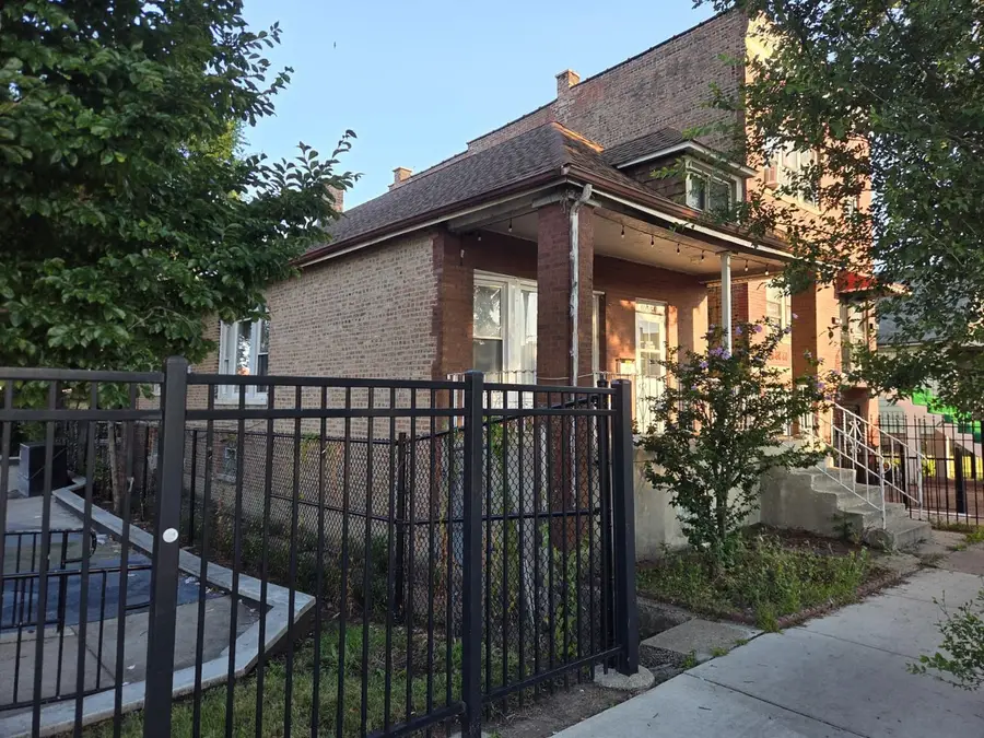 10554 S Avenue L Street, Chicago, IL 60617 - #2