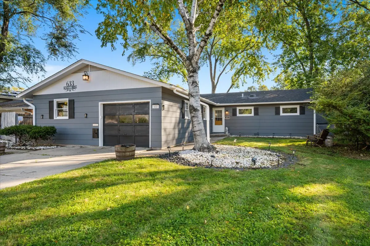 633 Seneca Drive, Aurora, IL 60506 - #1