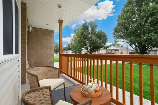 8542 Latrobe Avenue, Burbank, IL 60459 - #2