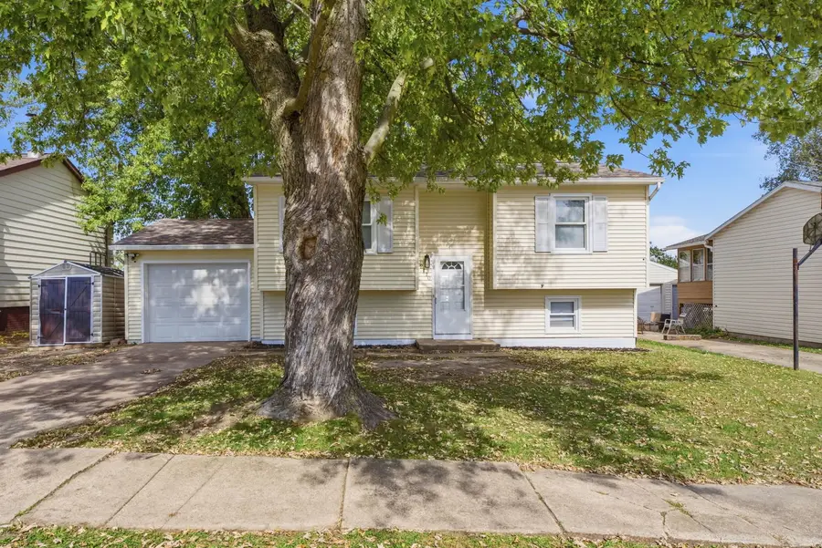 2110 W 58th Street, Davenport, IA 52806 - #3