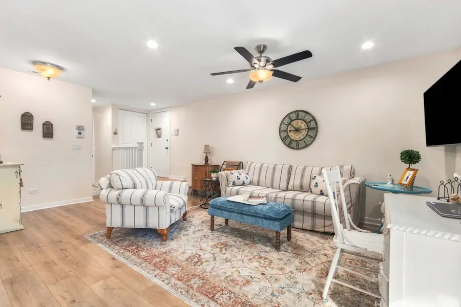 11231 Cottonwood Drive #B, Palos Hills, IL 60465 - #3