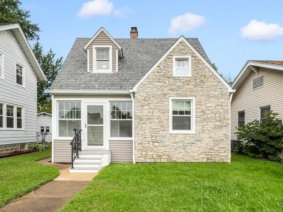 2421 14th Avenue, Moline, IL 51265 - #2