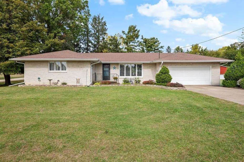 322 11th Place, Camanche, IA 52730 - #1