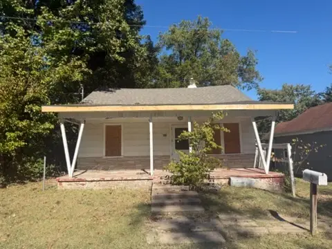 510 W Kennicott Street, Carbondale, IL 62901 - #1