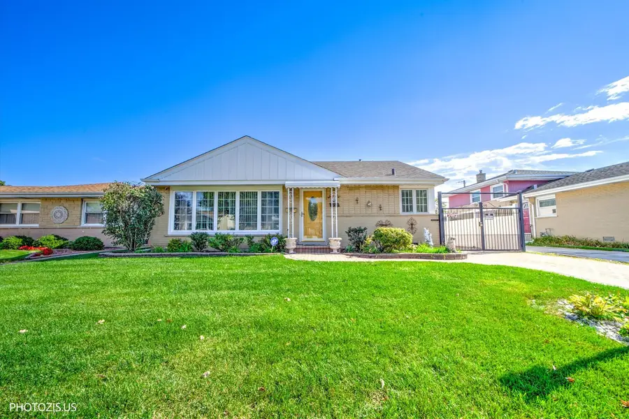 8811 N Merrill Street, Niles, IL 60714 - #2