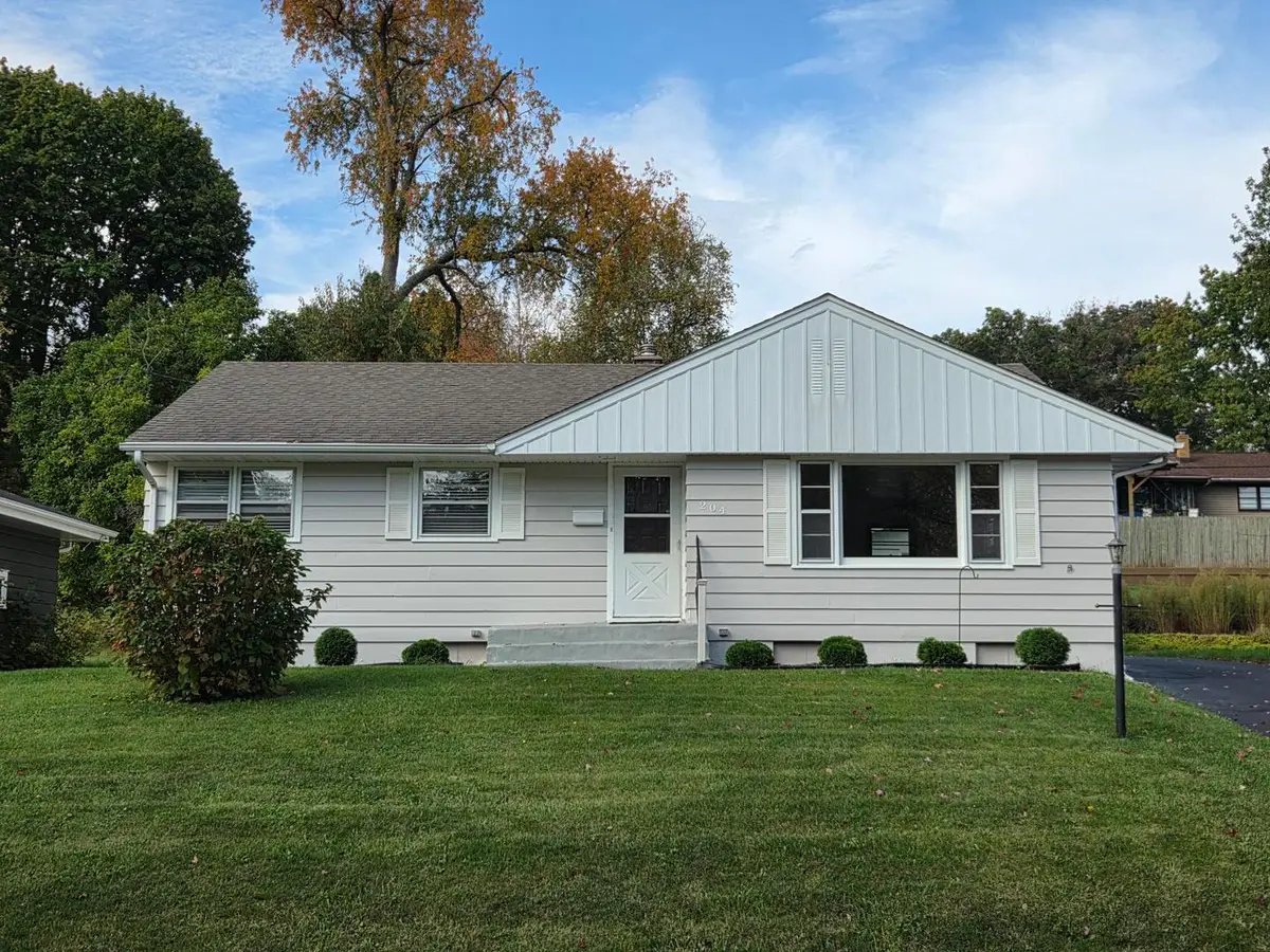 204 Warren Avenue, Rockford, IL 61107 - #1