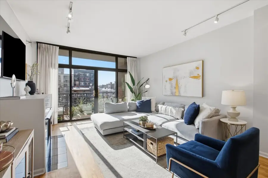 3232 N Halsted Street #D406, Chicago, IL 60657 - #3