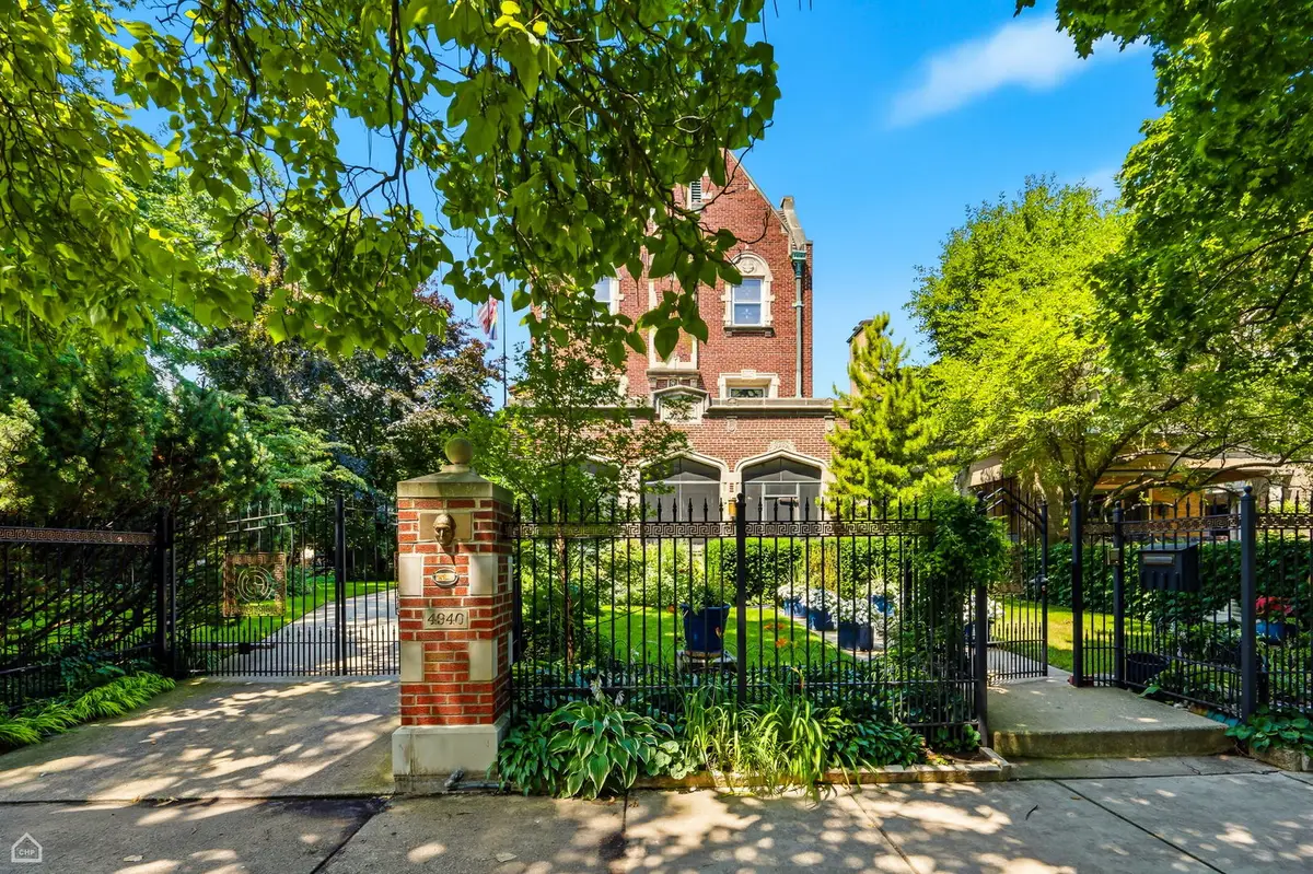 4940 S Greenwood Avenue, Chicago, IL 60615 - #1