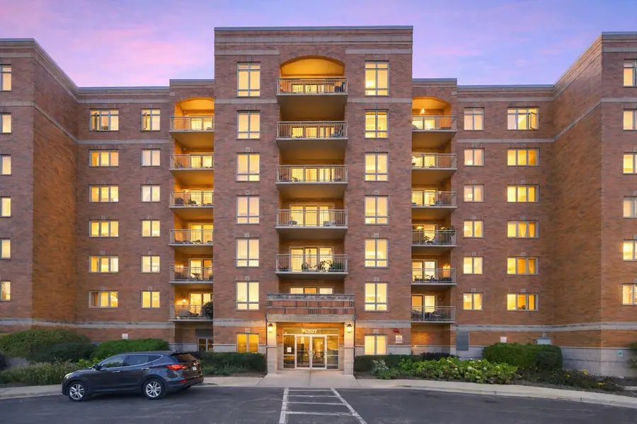 6807 N Milwaukee Avenue #405, Niles, IL 60714 - #2