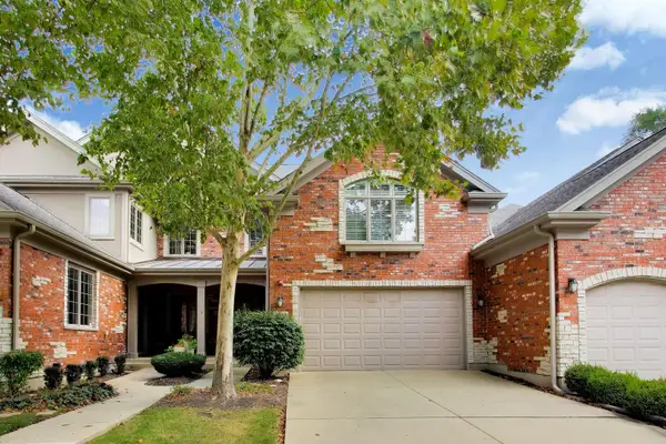 1213 W Charles Lane, Westmont, IL 60559