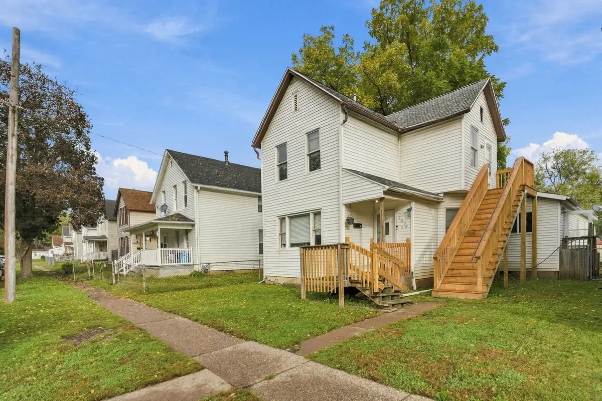 1828 W 6th Street, Davenport, IA 52802 - #1