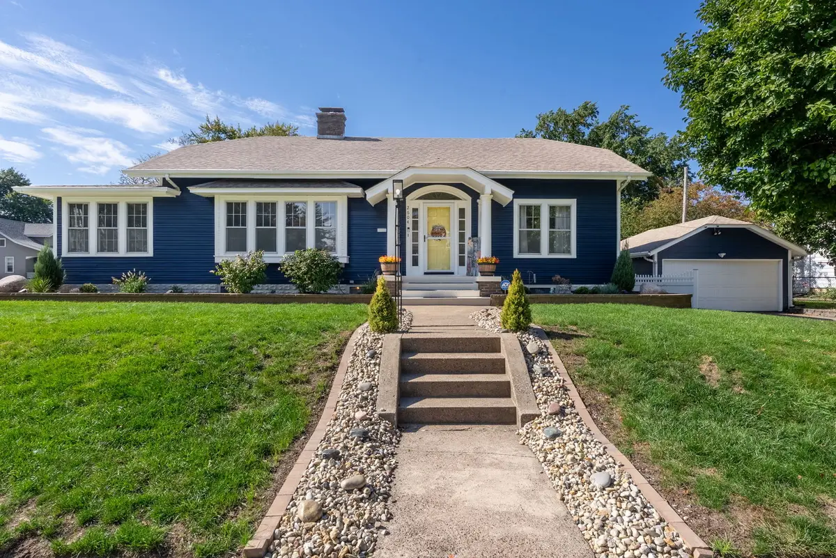 2604 Davenport Avenue, Davenport, IA 52803 - #1