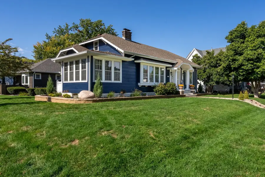 2604 Davenport Avenue, Davenport, IA 52803 - #2