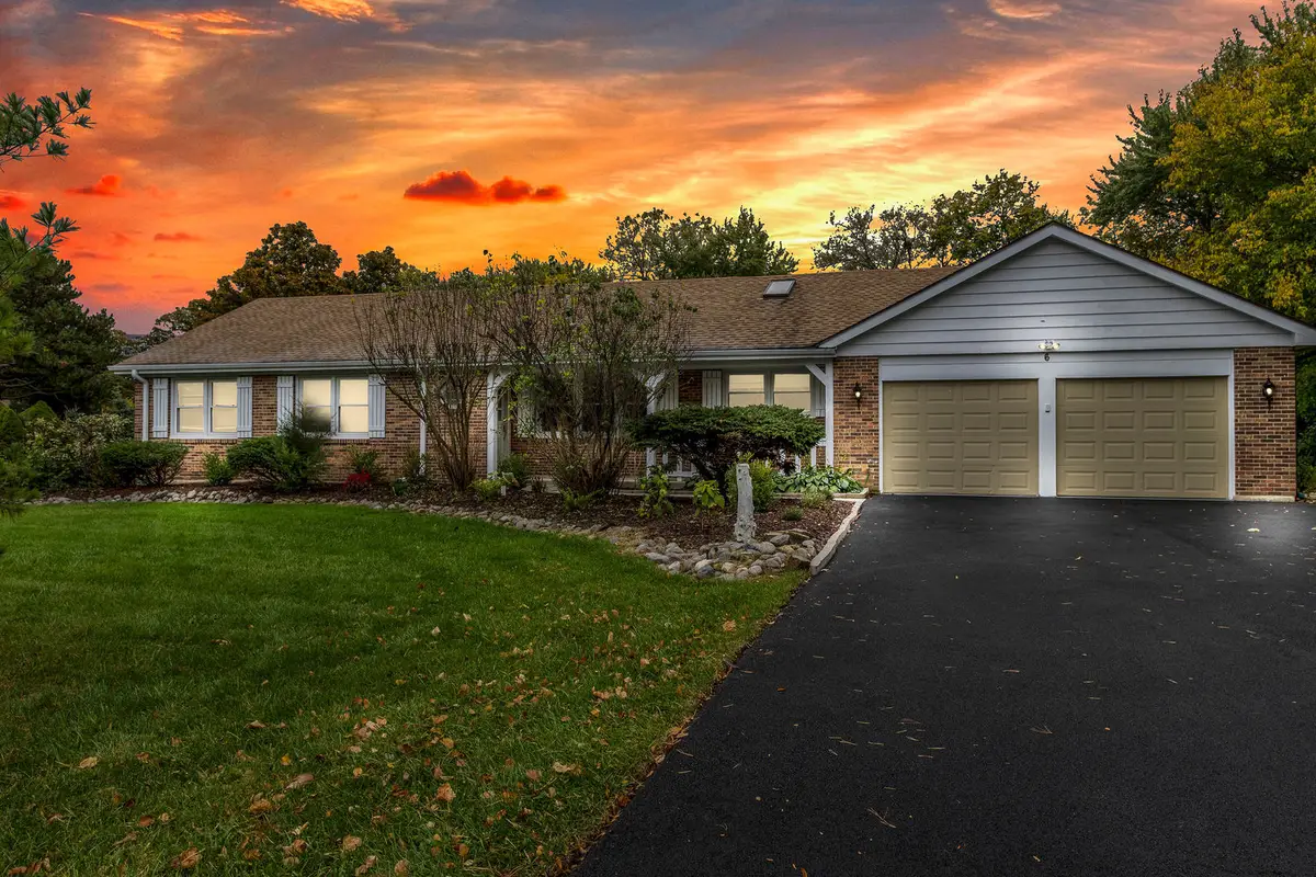 6 Lagoon Drive, Hawthorn Woods, IL 60047 - #1