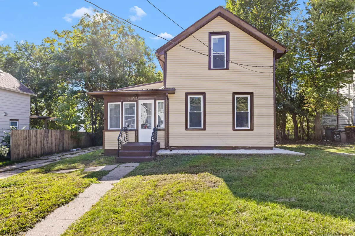 320 Lincoln Avenue, Rockford, IL 61102 - #1