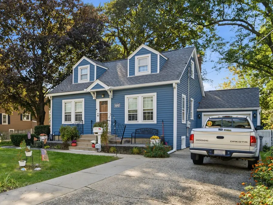 10609 Schubert Avenue, Melrose Park, IL 60164 - #2