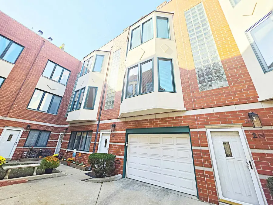 4240 N Kenmore Avenue #3N, Chicago, IL 60613 - #2