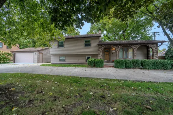3900 Fairview Avenue, Downers Grove, IL 60515