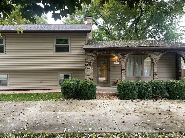 3900 Fairview Avenue, Downers Grove, IL 60515 - #3