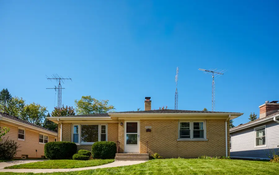 6024 47th Avenue, Kenosha, WI 53142 - #2
