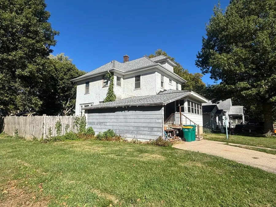 212 W Vine Street, Villa Grove, IL 61956 - #2