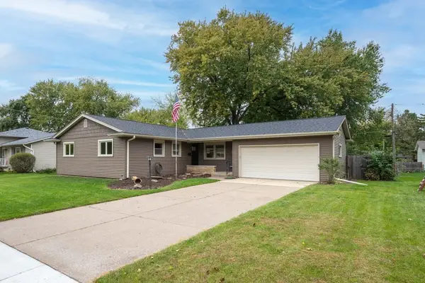 1618 Elmwood Avenue, Bettendorf, IA 52722