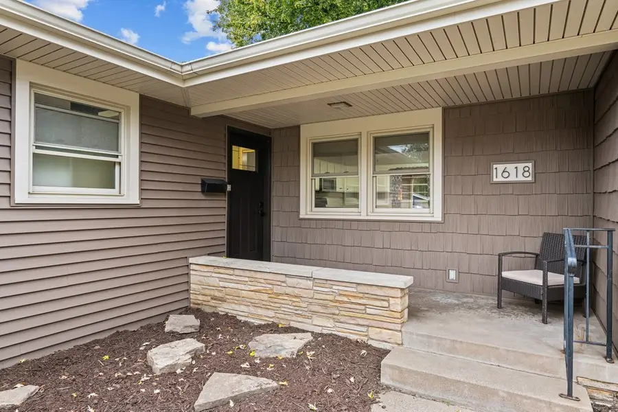 1618 Elmwood Avenue, Bettendorf, IA 52722 - #3
