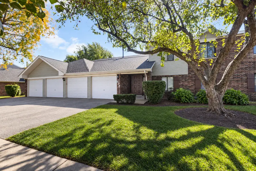877 Cross Creek Drive #A1, Roselle, IL 60172 - #2