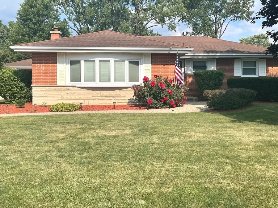 533 Woodview Avenue, Elk Grove Village, IL 60007 - #2