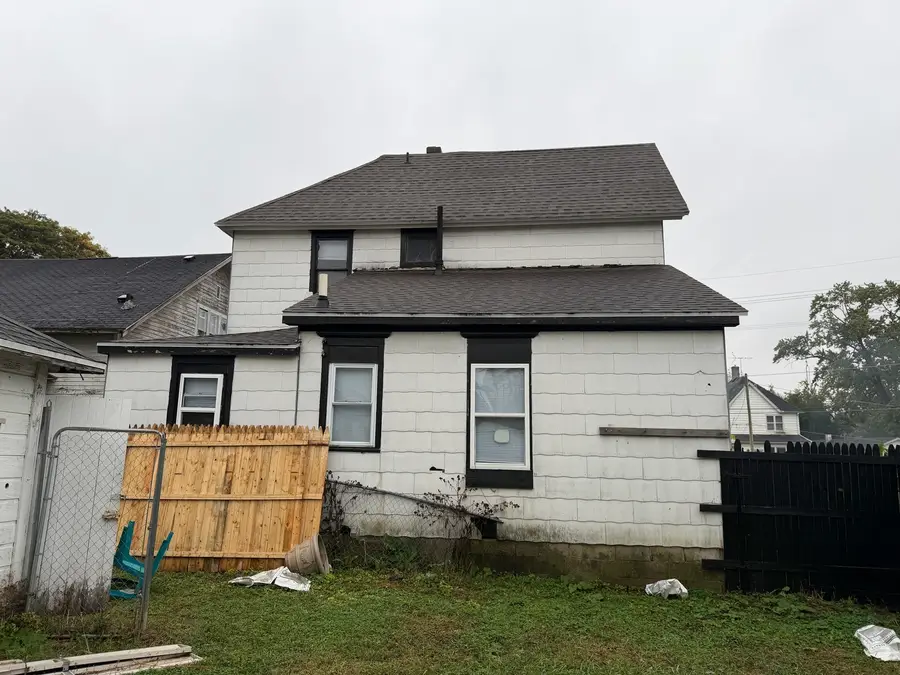 236 W Broadway, Freeport, IL 61032 - #3