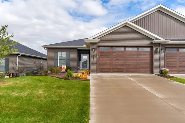 457 N 3rd Avenue, Eldridge, IA 52748