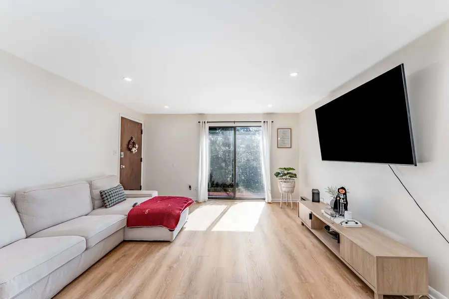 6650 W 64th Place #3W, Chicago, IL 60638 - #3