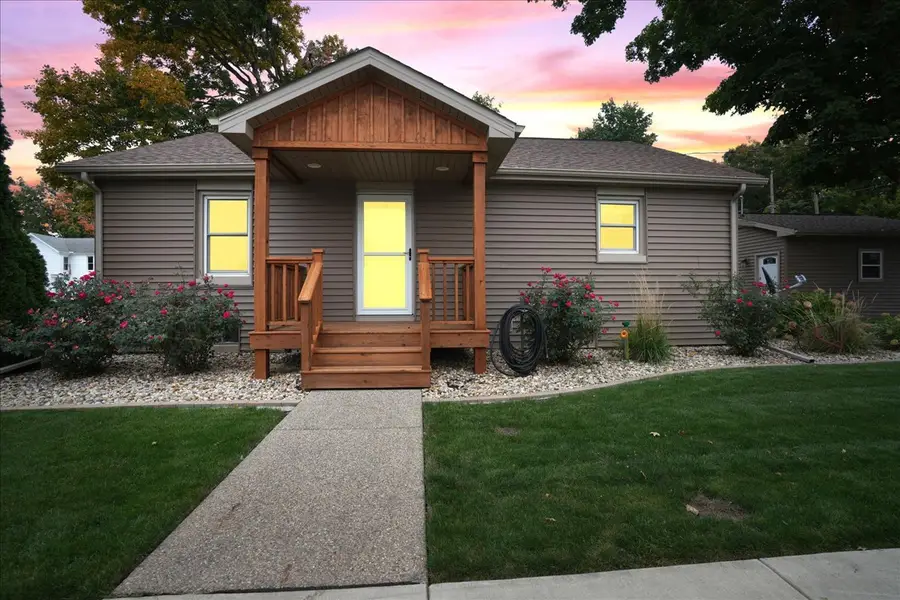 209 N Sherman Street, Danvers, IL 61732 - #2