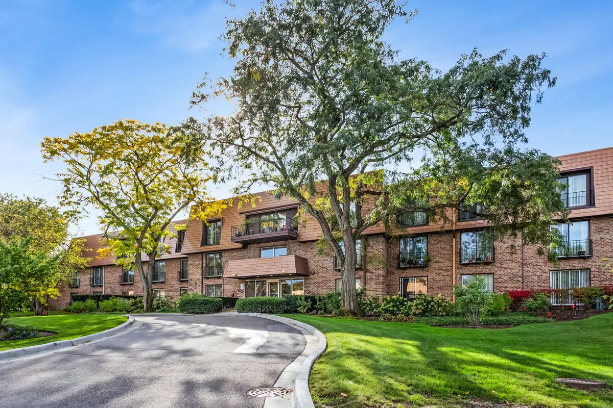 3900 Dundee Road #304, Northbrook, IL 60062 - #1