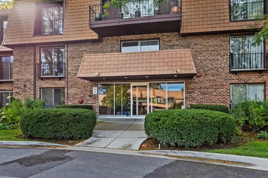 3900 Dundee Road #304, Northbrook, IL 60062 - #2