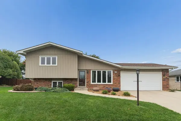 6148 La Grande Court, Oak Forest, IL 60452