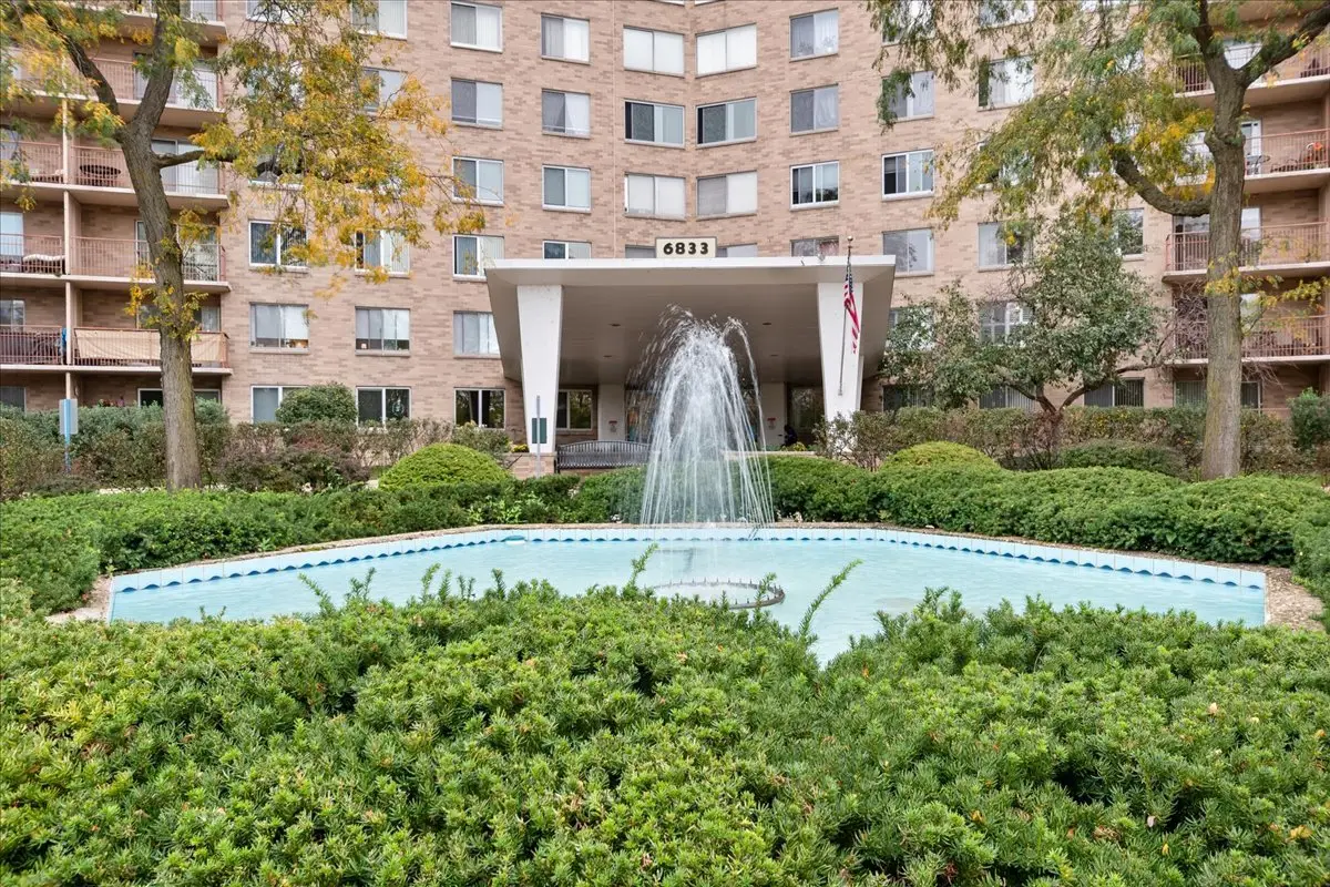 6833 N Kedzie Avenue #809, Chicago, IL 60645 - #1