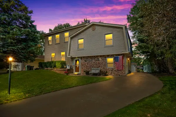 1476 Worden Way, Elk Grove Village, IL 60007