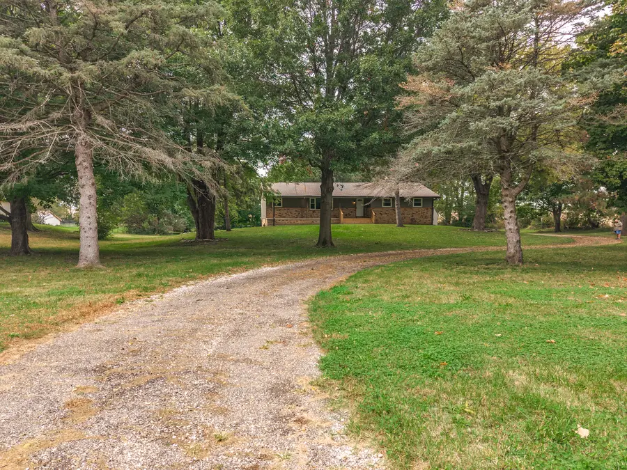 1005 Rabbit Hill Road, Bloomington, IL 61705 - #2