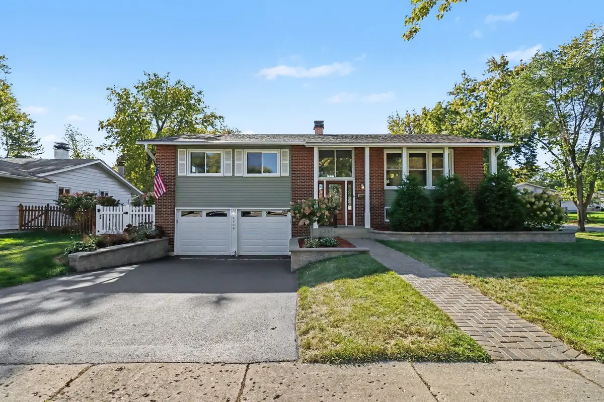 6808 Woodridge Drive, Woodridge, IL 60517 - #1