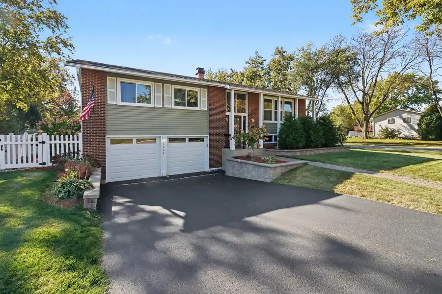 6808 Woodridge Drive, Woodridge, IL 60517 - #2